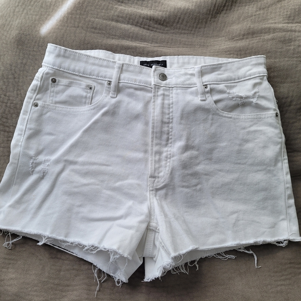 Women's Free Assemby Shorts, Size 12, White